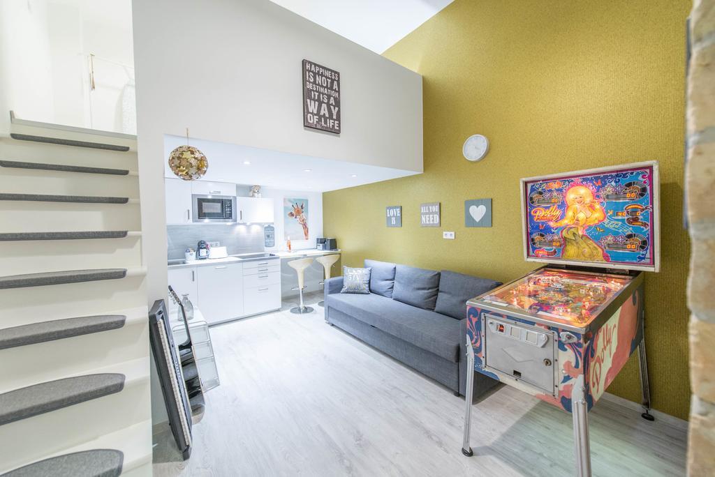 Happy Home Joy - Apartment With Free Pinball Machine Budapesta Exterior foto